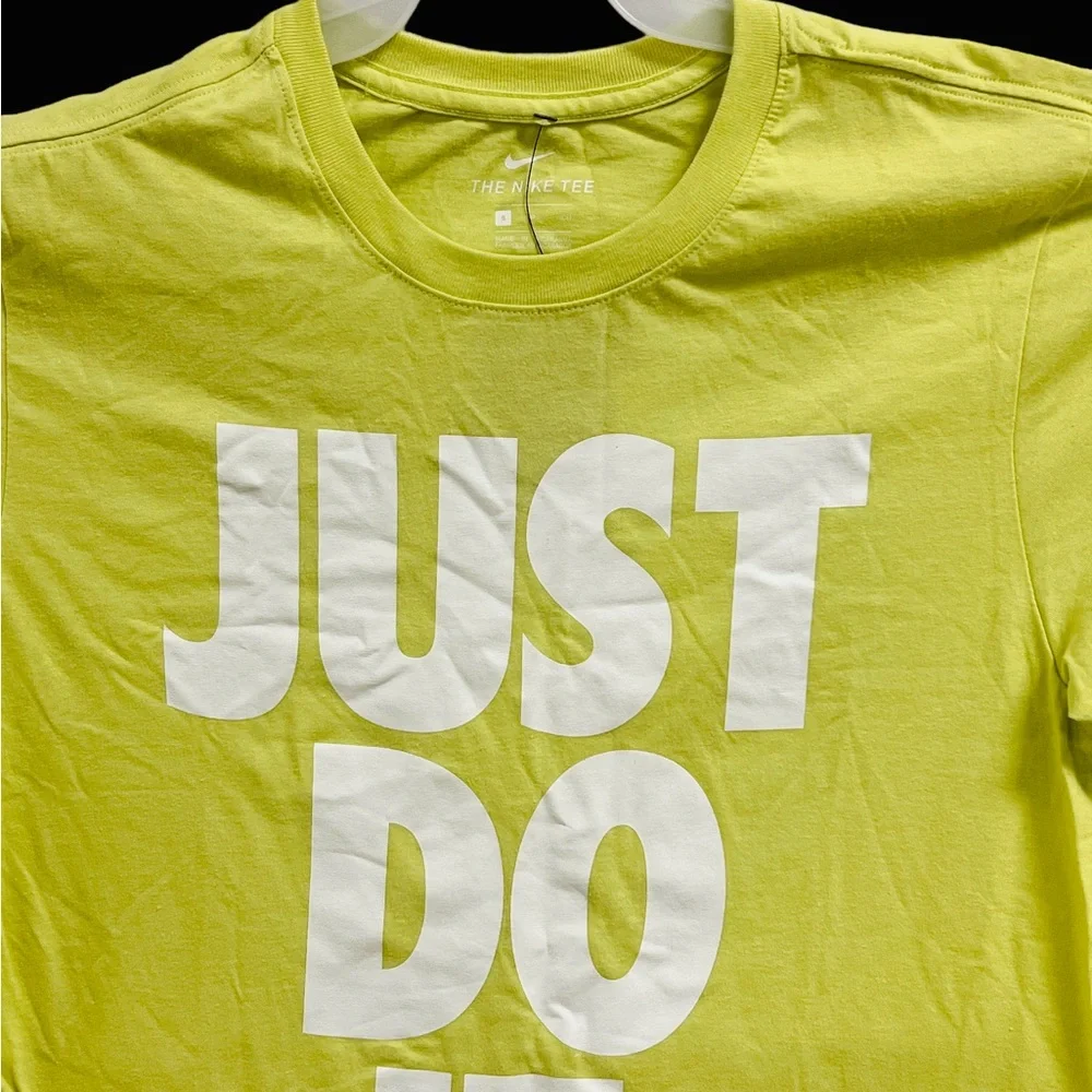 Nike The Nike Tee “Just Do It” Graphic Tee Shirt Yellow Lemon AT2745-352 Size S